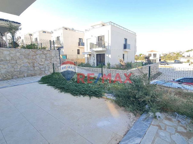 KEREMKÖY DE SİTE İÇERİSİNDE SATILIK TERASLI MÜSTAKİL VİLLA