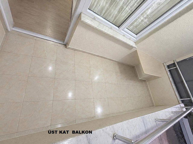 DERİNCE ÇENESUYU MAHALLESİNDE YENİLENMİŞ 5+1 SATILIK DAİRE