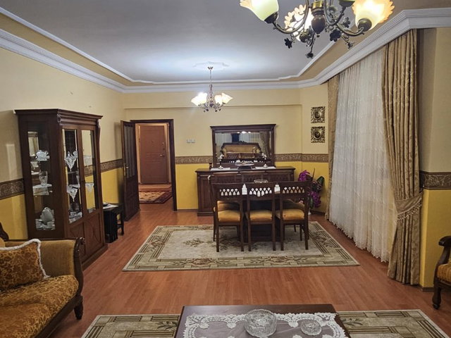REMAX İLKE'DEN KAYAKYOLU'NDA 4+1 SATILIK DAİRE