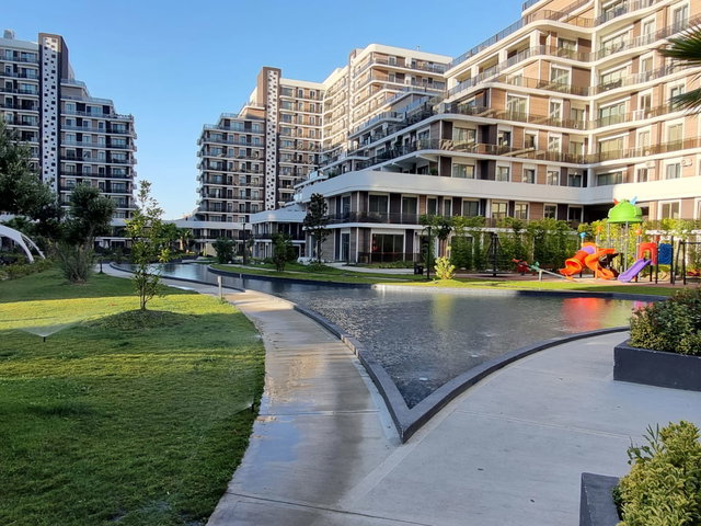 BEYLİKDÜZÜ DEMİR COUNTRY'DE 3+1 BÜYÜK TİP SATILIK DAİRE