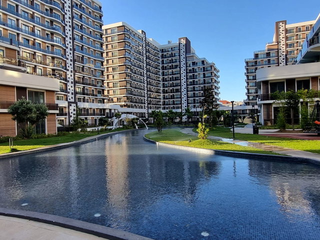 BEYLİKDÜZÜ DEMİR COUNTRY'DE 3+1 BÜYÜK TİP SATILIK DAİRE