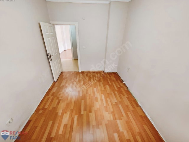 ÇAYIROVA ÖZGÜRLÜK MAHALLESİNDE KİRALIK 2+1 DAİRE