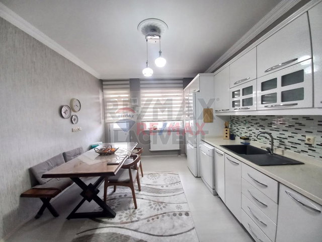 RE/MAX LACİVERT'TEN KAYAKYOLUNDA SATILIK 4+1 DAİRE