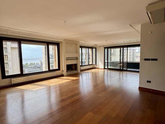 SUADİYE SAHİL BANDINDA | ÖZEL İTALYAN TASARIMLI 180 M² NET KISMİ DENİZ MANZARALI LÜKS KİRALIK DAİRE