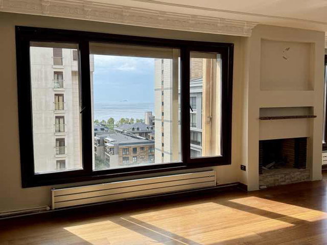 SUADİYE SAHİL BANDINDA | ÖZEL İTALYAN TASARIMLI 180 M² NET KISMİ DENİZ MANZARALI LÜKS KİRALIK DAİRE
