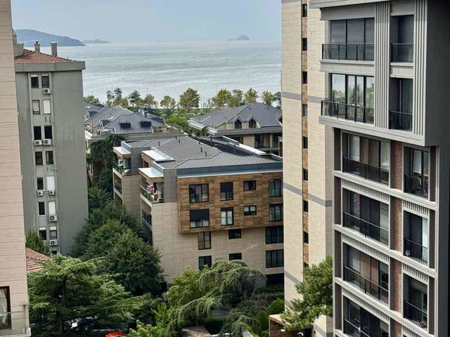 SUADİYE SAHİL BANDINDA | ÖZEL İTALYAN TASARIMLI 180 M² NET KISMİ DENİZ MANZARALI LÜKS KİRALIK DAİRE