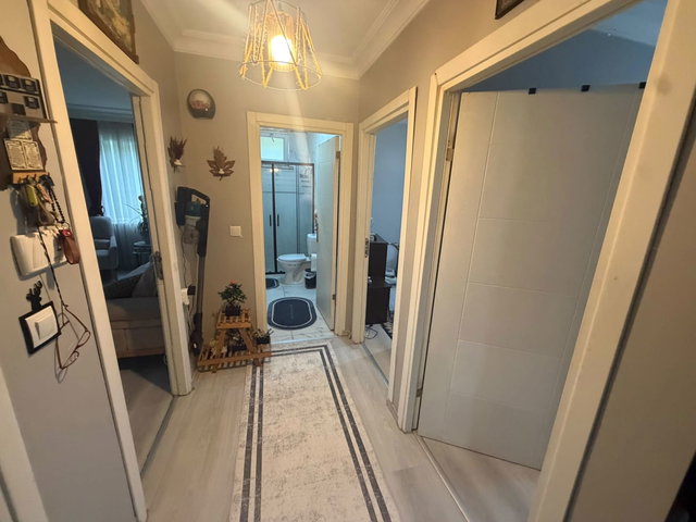 REMAX ASHILL ÇEKMEKÖY KIRAZLIDERE EBEVEYN BANYOLU ARAKAT SATILIK 2+1 DAIRE
