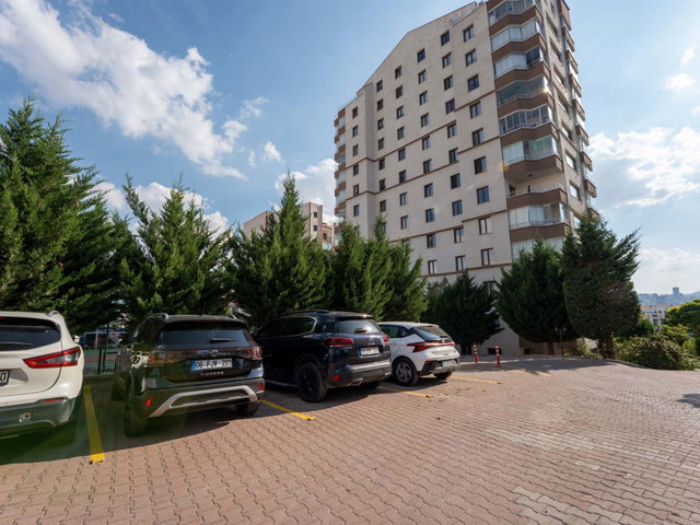 MAMAK GENERAL ZEKİ DOĞAN’DA SATILIK YAMAÇEVLER SITESI GÜVENLIKLI 3+1 135 M² NET