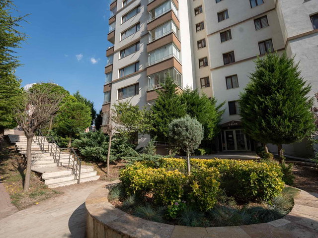 MAMAK GENERAL ZEKİ DOĞAN’DA SATILIK YAMAÇEVLER SITESI GÜVENLIKLI 3+1 135 M² NET