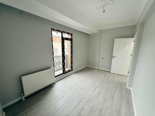 UĞUR MUMCU DA TRAMVAYIN YANINDA 2+1 SIFIR LÜKS DAİRE
