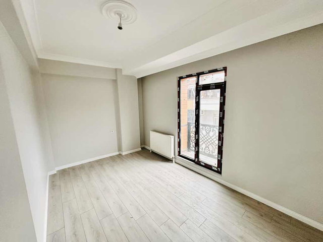 UĞUR MUMCU DA TRAMVAYIN YANINDA 2+1 SIFIR LÜKS DAİRE