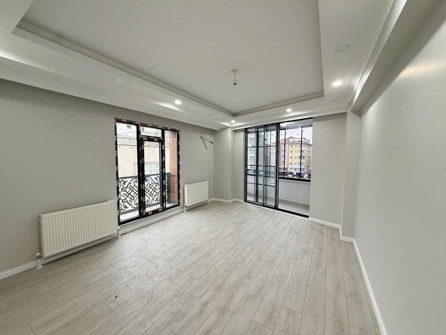 UĞUR MUMCU DA TRAMVAYIN YANINDA 2+1 SIFIR LÜKS DAİRE