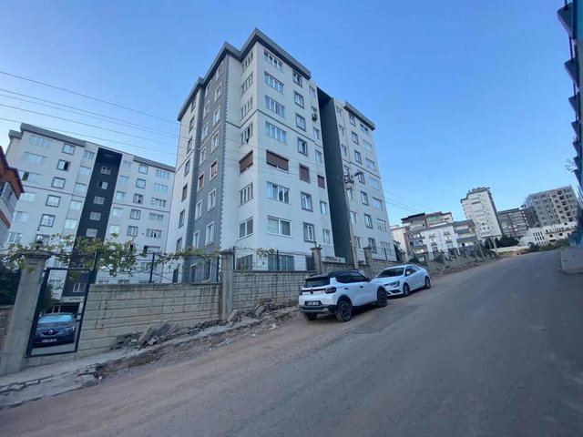 REMAX YENİ'DEN HARİKA KONUMDA // EKSİKSİZ 5+1 DAİRE //