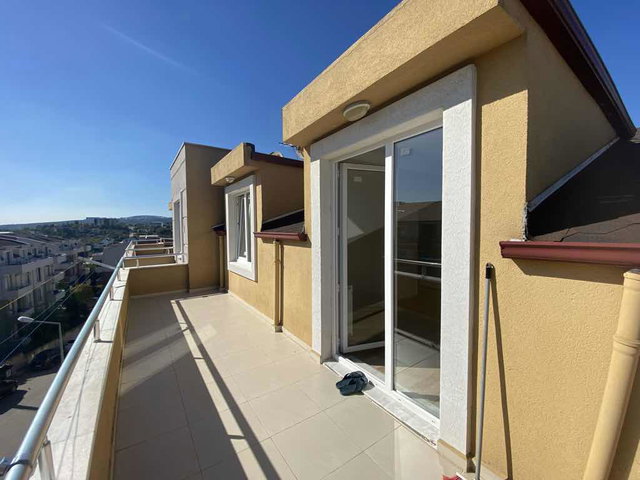REMAX DREAM DEN  KAVANIUM BAĞÇEŞME 2+1 ÇATI DUBLEX