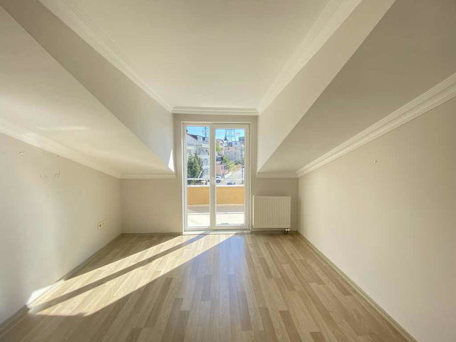 REMAX DREAM DEN  KAVANIUM BAĞÇEŞME 2+1 ÇATI DUBLEX