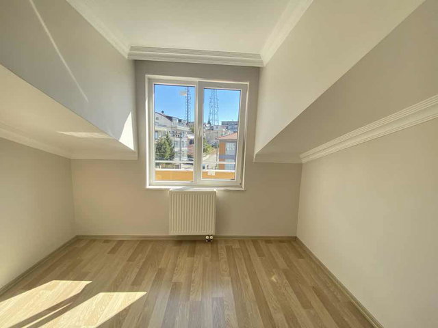 REMAX DREAM DEN  KAVANIUM BAĞÇEŞME 2+1 ÇATI DUBLEX