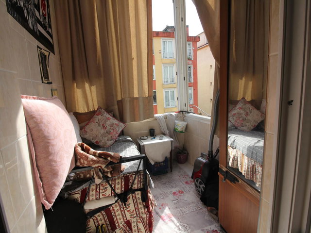 İKBAL CADDESİ CEPHELİ İSKANLI 3+1 ARA KAT