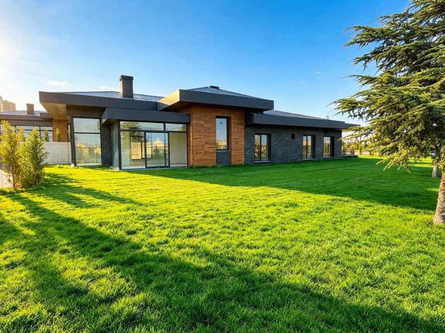 INCEK'TE 1500 M2 ARSA ÜZERINDE SATILIK TEK KATLI LÜKS VILLA