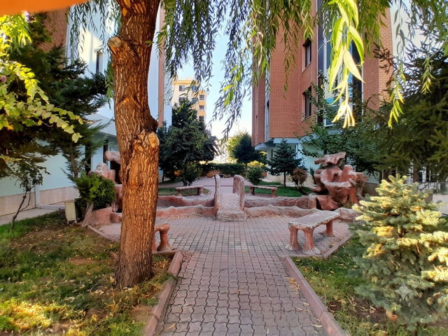 FAHRİ KAYAHANIN EN GÖZDE YERİNDE 4+1 SATILIK DAİR