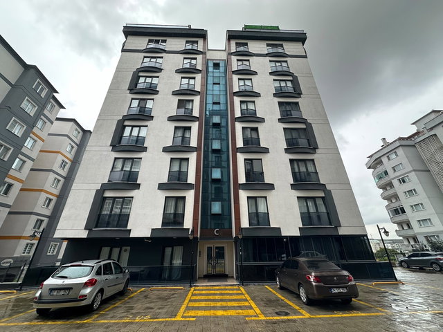 KOCAELİ ÇAYIROVA AKSE MAHALLESİ’NDE
BİRR ŞEHİR 2. ETAP SİTESİNDE SATILIK 2+1 DAİRE