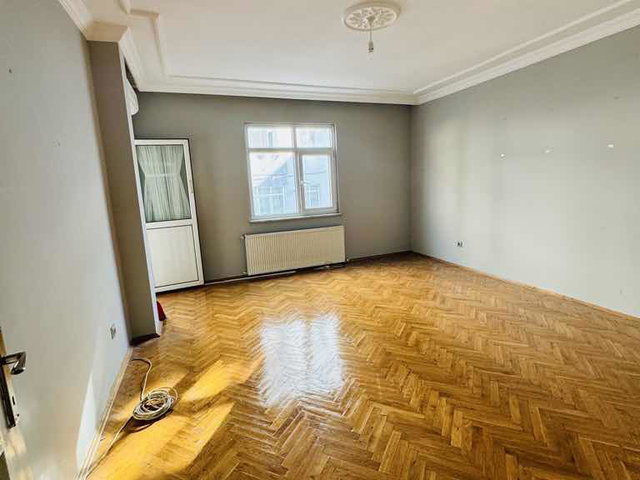 KAYNARCA GİRNE CADDESİNDE MERKEZİ KONUMDA 1. KAT 2+1 DAİRE