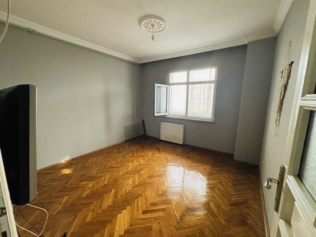 KAYNARCA GİRNE CADDESİNDE MERKEZİ KONUMDA 1. KAT 2+1 DAİRE