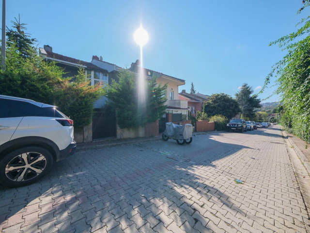 ZEKERİYAKÖY BASIN YAYIN SİTESİNDE SATILIK C TİPİ VİLLA