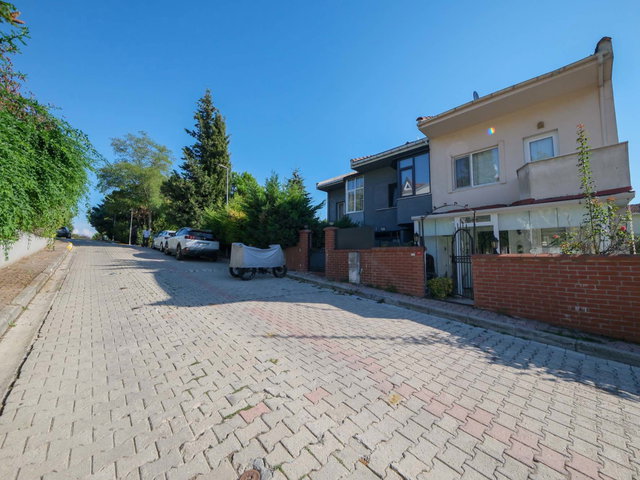 ZEKERİYAKÖY BASIN YAYIN SİTESİNDE SATILIK C TİPİ VİLLA