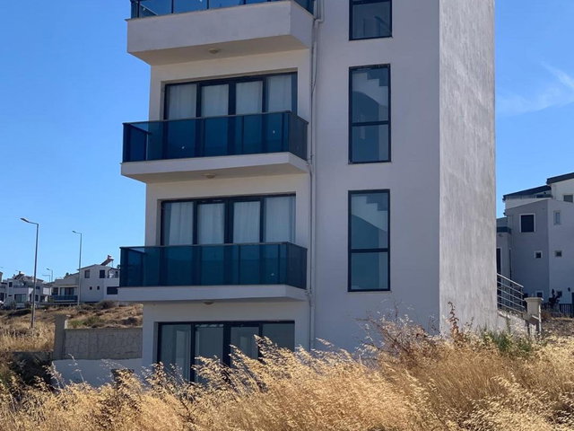 İZMİR KARABURUN MORDOĞAN’DA DENİZ MANZARALI SATILUK 4+1 VİLLA