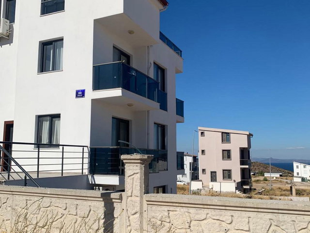 İZMİR KARABURUN MORDOĞAN’DA DENİZ MANZARALI SATILUK 4+1 VİLLA