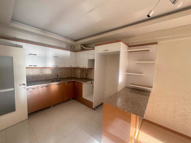 PAŞAKÖŞKÜ'DE AMERİKAN MUTFAKLA BİRLİKTE 3+1 ARA KAT DAİRE