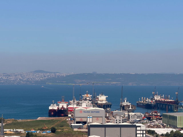 REMAX ŞEHİR 2'DEN KAPANMAZ DENİZ MANZARALI ARA KAT DAİRE