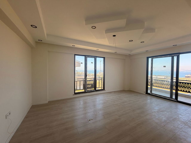 REMAX ŞEHİR 2'DEN KAPANMAZ DENİZ MANZARALI ARA KAT DAİRE