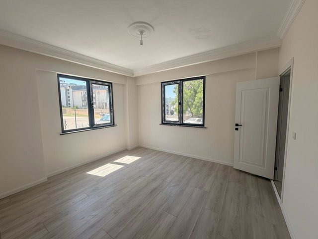 REMAX ŞEHİR 2'DEN KAPANMAZ DENİZ MANZARALI ARA KAT DAİRE