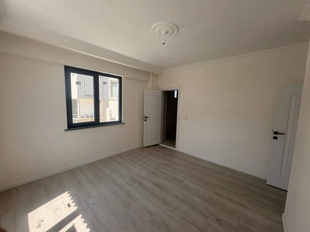 REMAX ŞEHİR 2'DEN KAPANMAZ DENİZ MANZARALI ARA KAT DAİRE