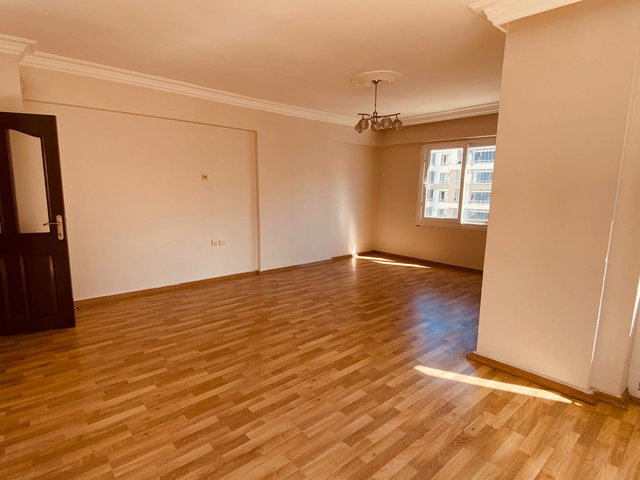 REMAX TOROS'TAN MEZİTLİ BELEDİYESİ BİTİŞİĞİNDE KİRALIK GENİŞ 3+1 DAİRE