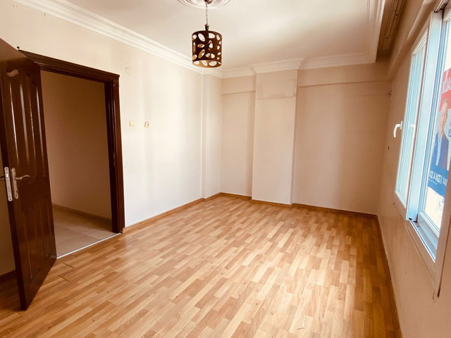 REMAX TOROS'TAN MEZİTLİ BELEDİYESİ BİTİŞİĞİNDE KİRALIK GENİŞ 3+1 DAİRE