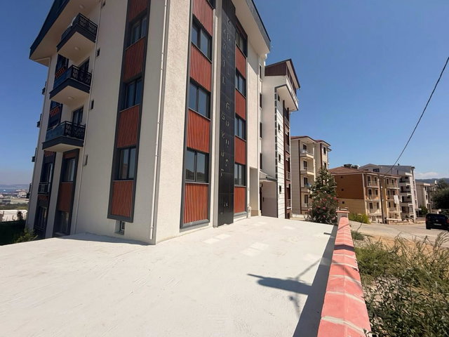 REMAX ŞEHİR 2'DEN KESİNTİSİZ DENİZ MANZARALI BAHÇE KATI