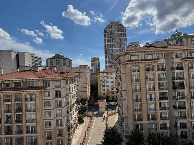 İSTHANBUL EVLERİ HAN 3’TE FERAH CEPHE VE KULLANIŞLI 3+1 DAİRE