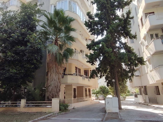 YEŞILBAHÇE'DE PAŞAKAVAKLAR CADDESI'NDE 3+1 GDB CEPHELI SATILIK DAIRE