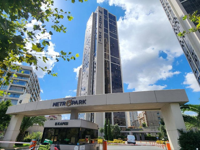 TEKNİK YAPI METROPARK'TA SATILIK 1+1 DAİRE