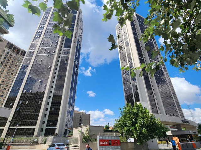 TEKNİK YAPI METROPARK'TA SATILIK 1+1 DAİRE