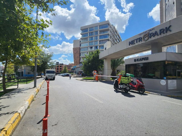 TEKNİK YAPI METROPARK'TA SATILIK 1+1 DAİRE