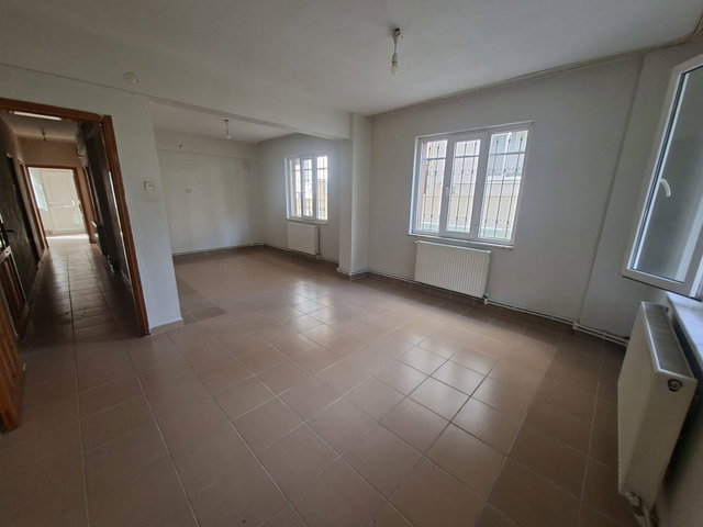 RE/MAX İNCİ'DEN HASAN BASRİ ÇANTAY MAH.’DE 2+1 KİRALIK DAİRE