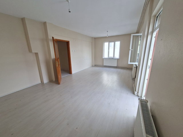 RE/MAX İNCİ'DEN HASAN BASRİ ÇANTAY MAH.’DE 3+1 KİRALIK DAİRE
