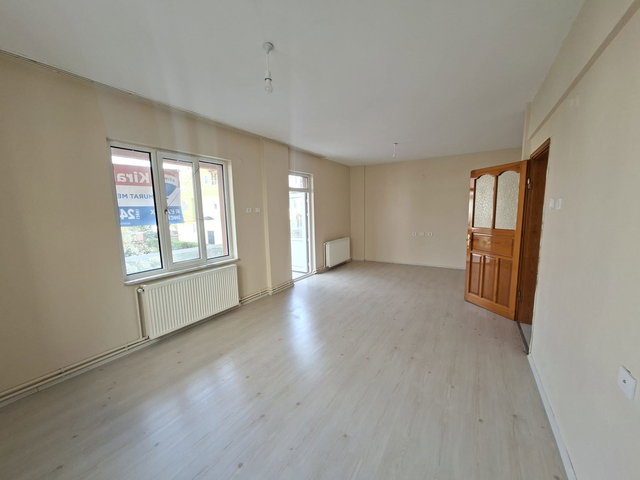 RE/MAX İNCİ'DEN HASAN BASRİ ÇANTAY MAH.’DE 3+1 KİRALIK DAİRE