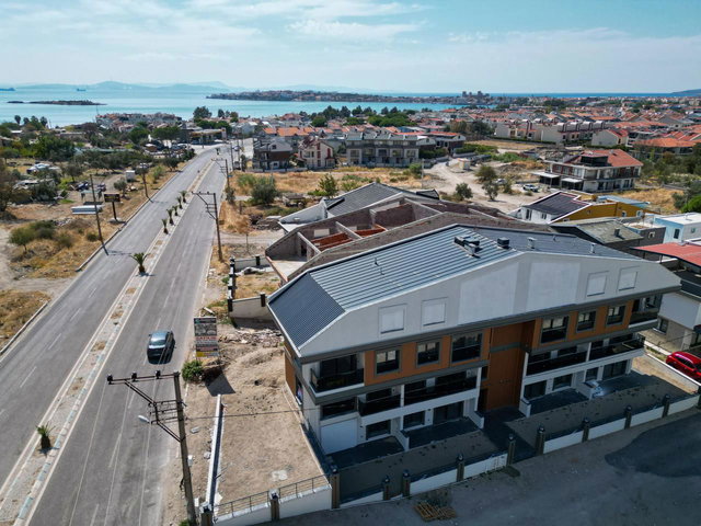 ÇANDARLI’DA DENİZE 400 METRE MESAFEDE SIFIR 2+1 TERS DUBLEKS