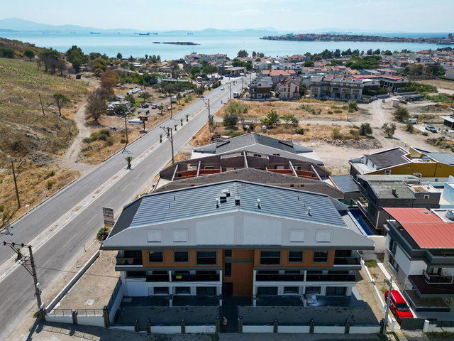 ÇANDARLI’DA DENİZE 400 METRE MESAFEDE SIFIR 2+1 TERS DUBLEKS