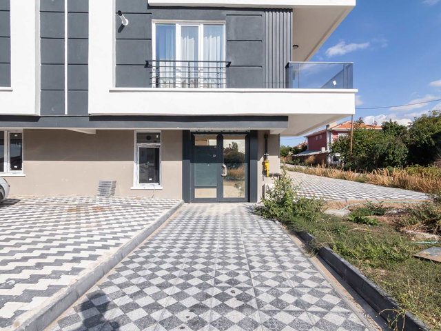 ÇUBUK-DUMLUPINAR MAHALLESİ • AYBÜ’YE SADECE 1 KM • ARA KAT 2+1• SATILIK DAİRE