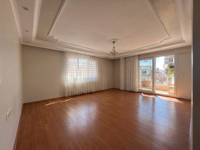 BUCA KOZAĞAÇ MAHALLESİ’NDE ARA KAT 3+1 160 M² SATILIK DAİRE